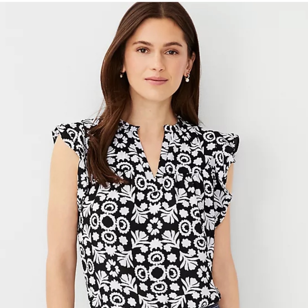 Geo Mixed Media Ruffle Sleeve Split Neck Top XL